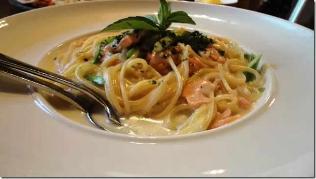 spaghetti salmon in vodka sauce